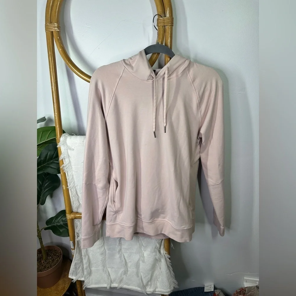 lululemon athletica size medium